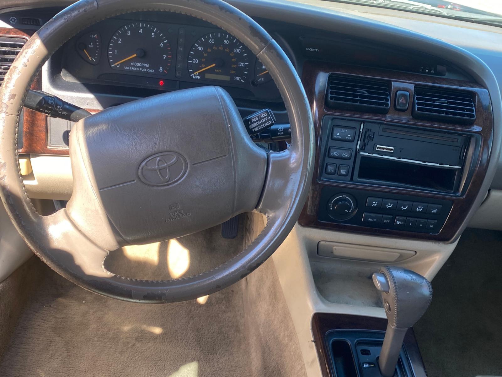 1999 Toyota Avalon XL (4T1BF18B9XU) with an 3.0L V6 SOHC 24V engine, 4-Speed Automatic Overdrive transmission, located at 44356 Date Ave., Lancaster, CA, 93534, (661) 945-6555, 34.688919, -118.139374 - Photo #2